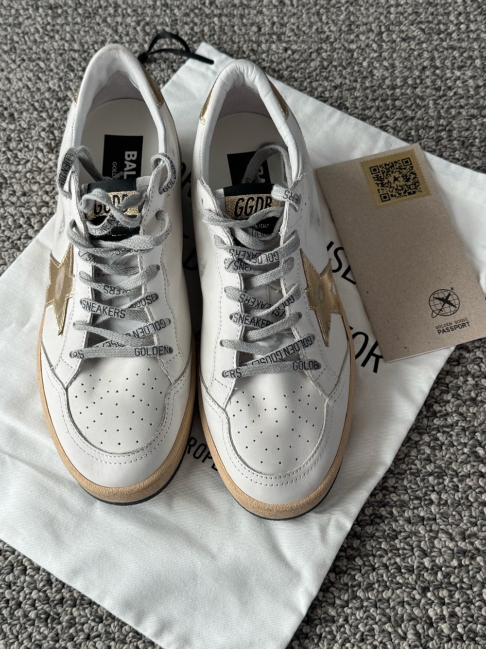 Golden Goose Ball Star with gold star and heel tab - NWT (no box) - EU40/US10